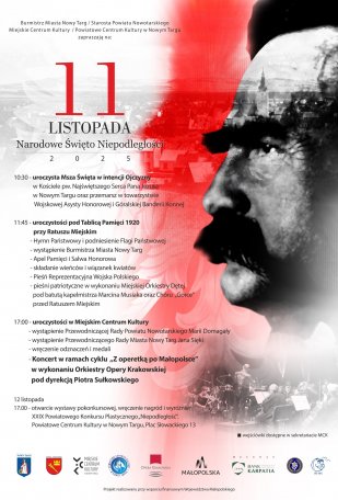 Profilowe ujęcie Józefa Piłsudskiego na biało-czerwonym tle. Widać też zarys miasta oraz grającej orkiestry.